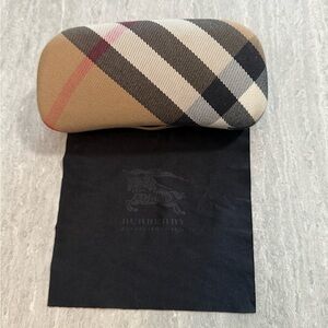 Burberry Classic Nova Check Plaid Hard Clamshell Case